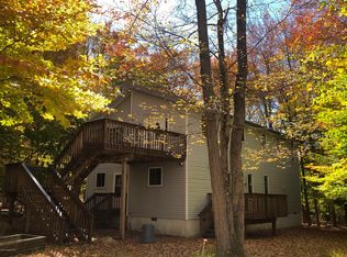 8047 Possum Ct, Tobyhanna, PA