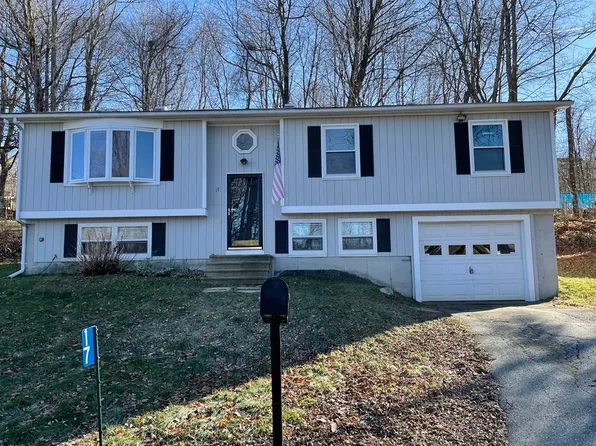 17 Newton St, Auburn, MA 01501