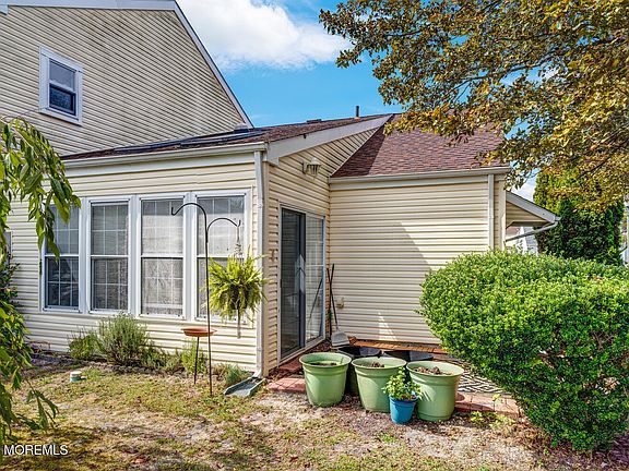 3rd image of 17 Gibraltar Ct