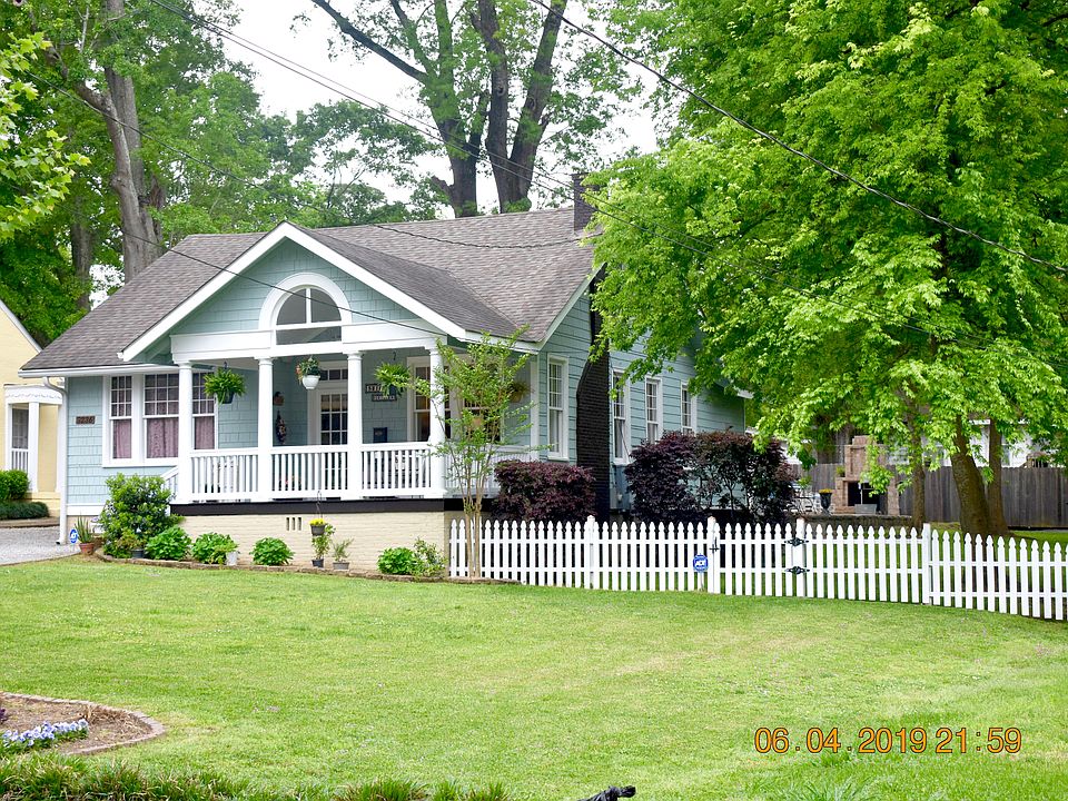 FRONT OF HOUSE, STREET VIEW