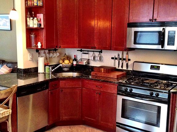 2nd image of 1829 N Milwaukee Ave APT 3R