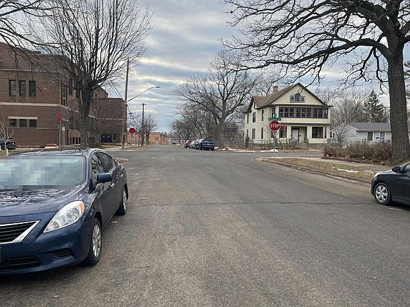 5th image of 1004 17th Ave N