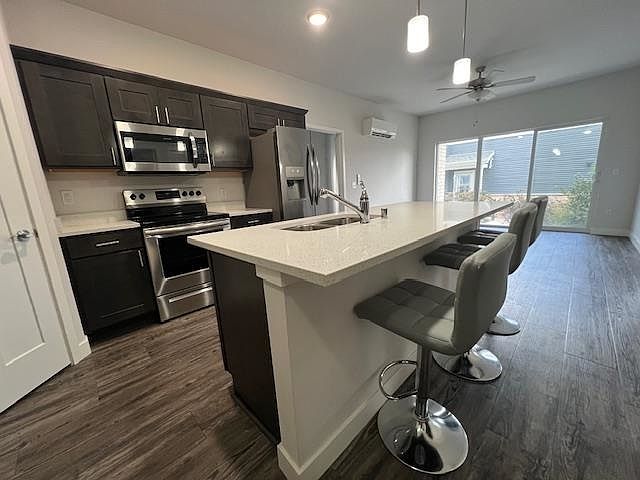 1st image of 1601 N Windsor Ave #106