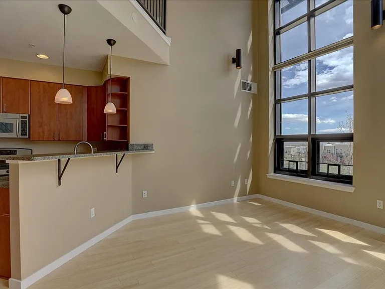 4520 Broadway #206 — Photo 6