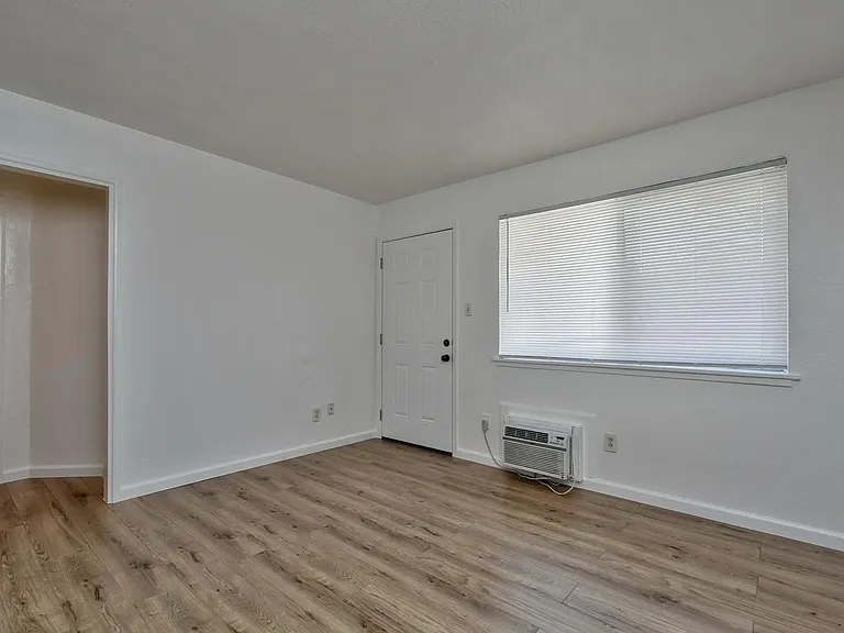 621 Maple St #3 — Photo 2