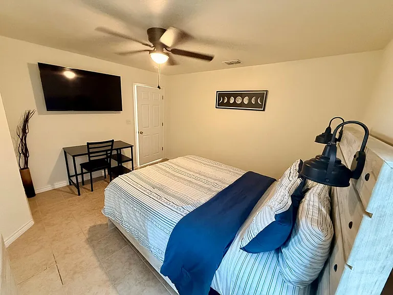 391 Riverside Dr — Photo 13
