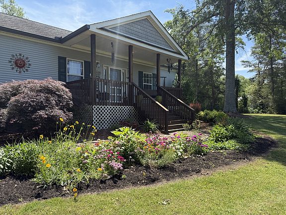 2nd image of 260 Willow Ln