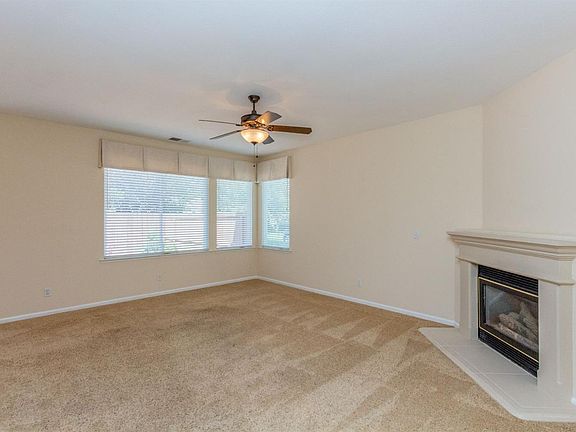 4th image of 2420 E Marquise Ct