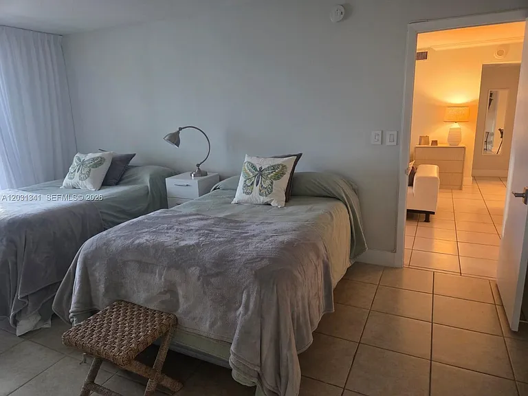 5555 Collins Ave #16W — Photo 11