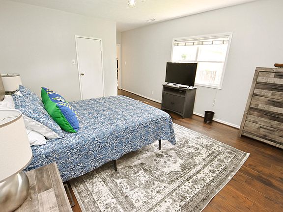 5th image of 1820 Oak Park Dr #Id1037655p
