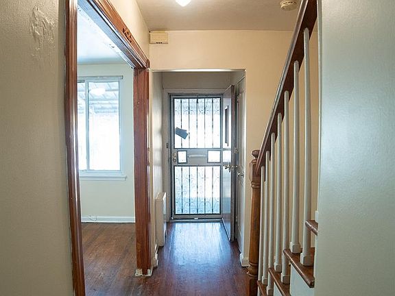 4th image of 3830 Barnes Avenue