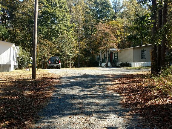 Semi-private quiet country living. 2 car parking in front or at end of home