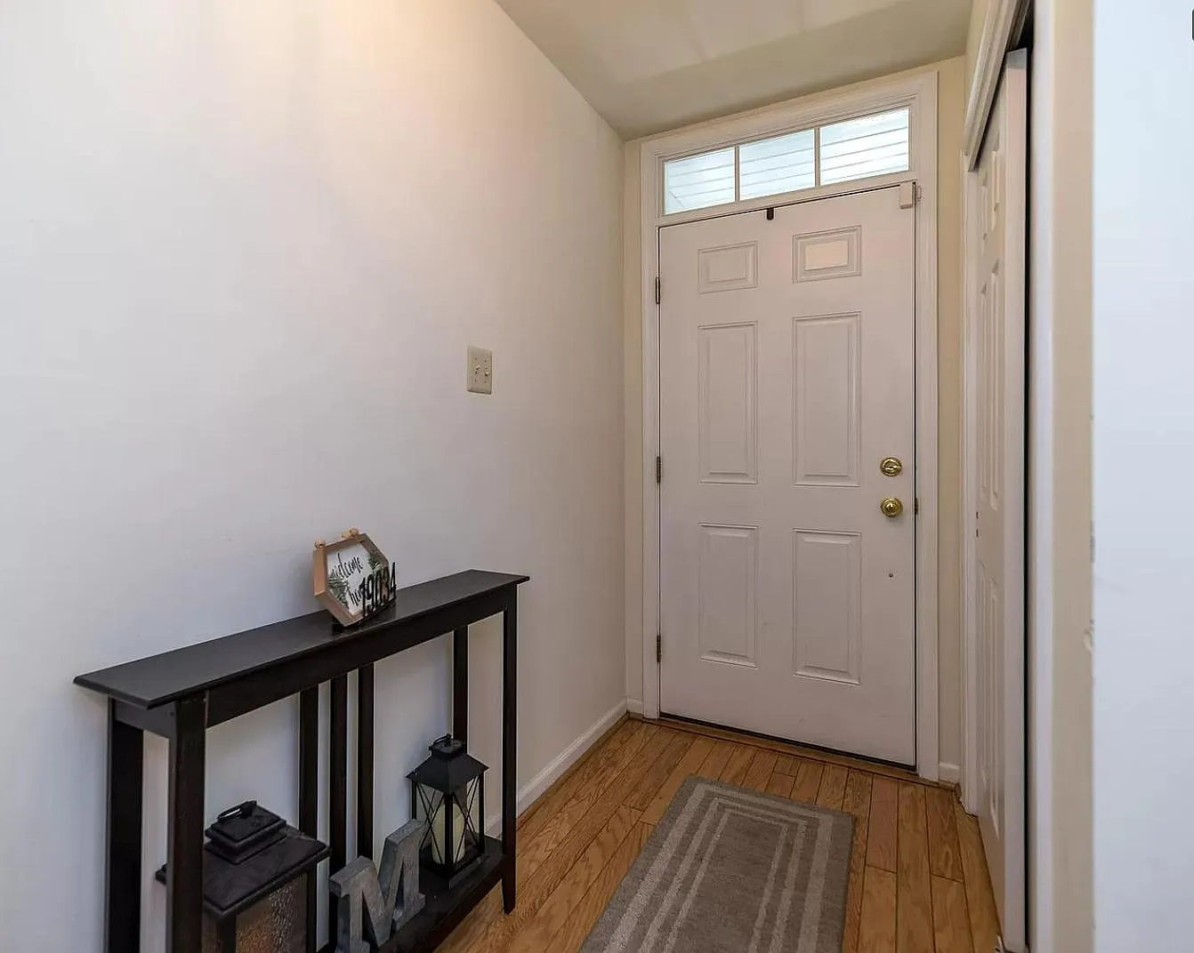 3 bed, 2140 sqft, $3,300 — Photo 1