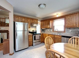 9218 Rosewood Ln N, Maple Grove, MN 55369