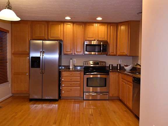 4th image of 729 Wineberry Way