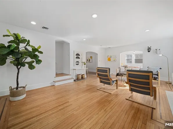 139 Sussex Rd, Tenafly, NJ 07670