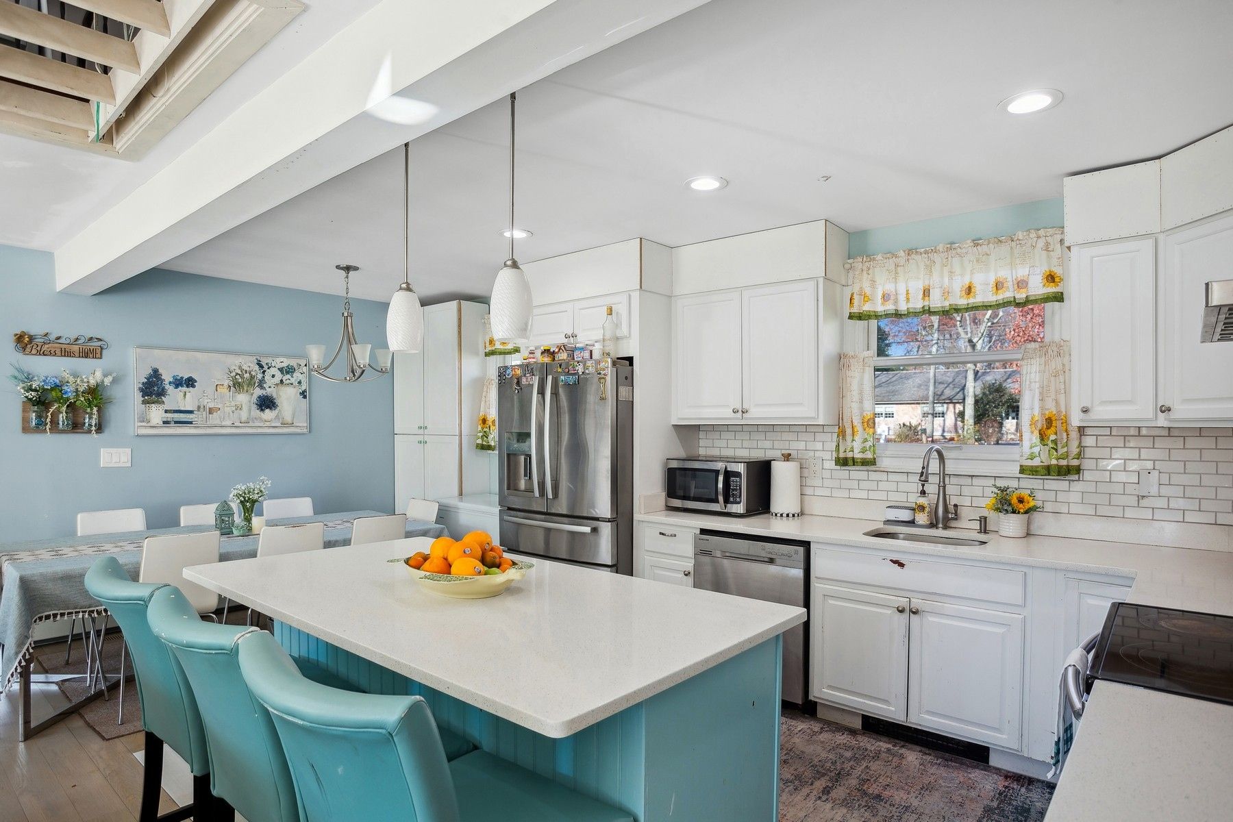 17 Birchwood Ln, East Quogue, NY 11942 Out East