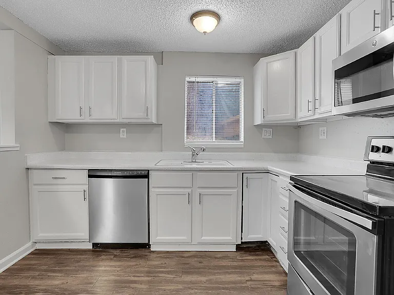 1201 Brentwood St #1209 — Photo 11