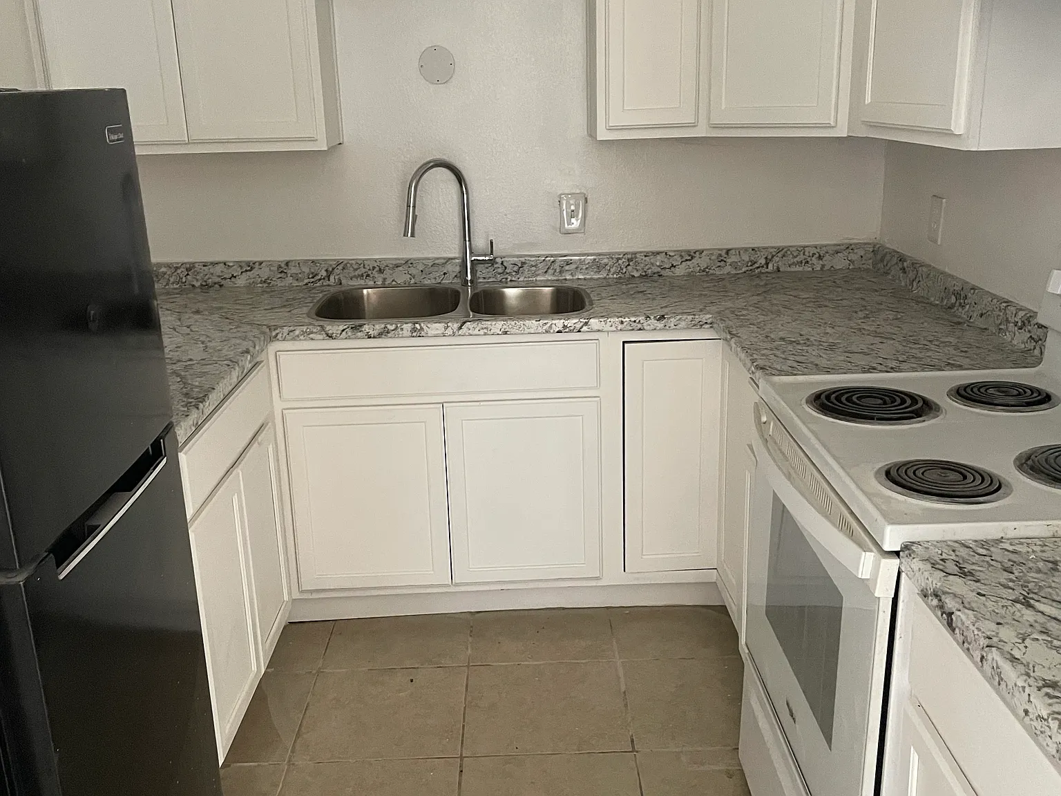 2 bed, 840 sqft, $1,300 — Photo 4