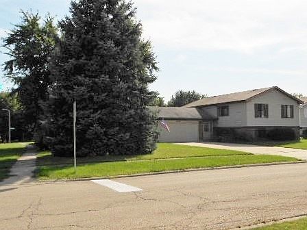 2nd image of 2239 Wildwood Ln