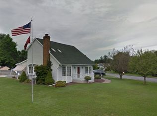 8 Alpine Dr, Easton, PA 18045