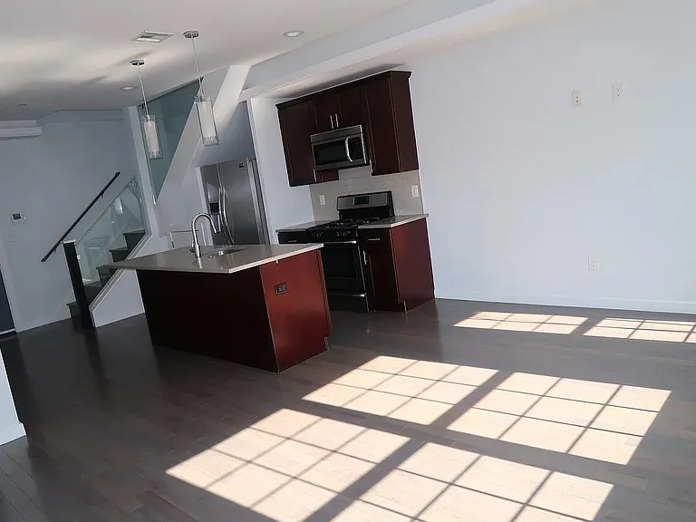1334 N 7th St #2R — Photo 32
