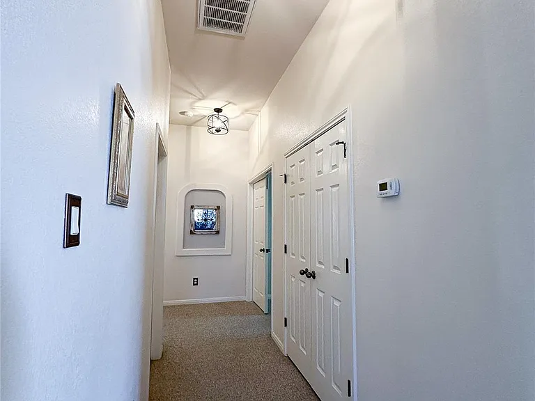 2121 Settlers Park Loop — Photo 10