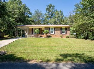 372 Hillcrest Dr, Commerce, GA 30529