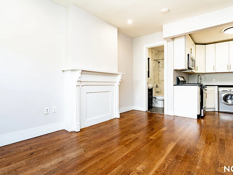 135 Decatur St #3R — Photo 1