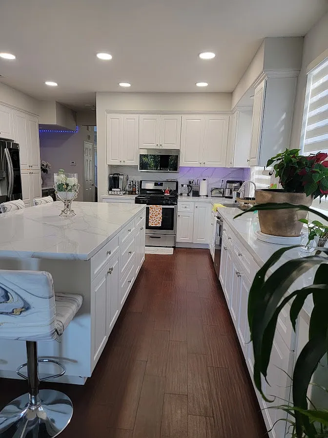 3330 Rochelle Ln — Photo 2