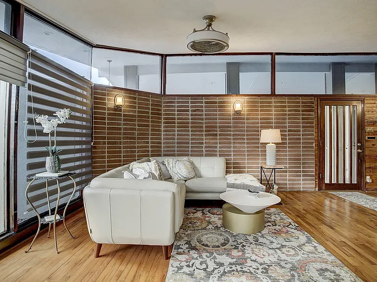 5303 Tallow Ln — Photo 3
