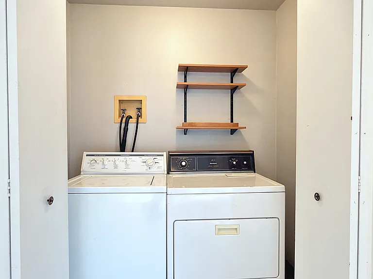 905 NE 94th Ave — Photo 32