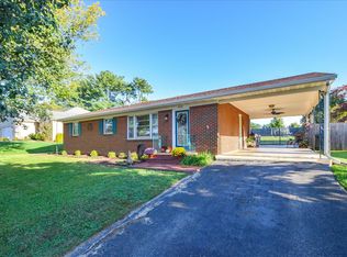 1024 Broad Hill Dr, Vinton, VA 24179