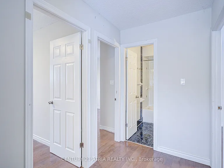 52 Applegate Cres — Photo 12