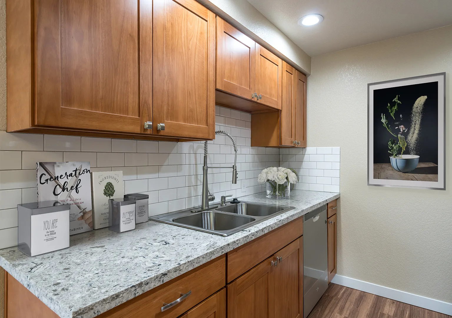 Del Mar Village Apartments — Photo 4