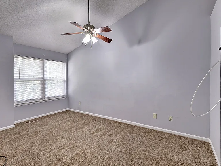 12928 Daybreak Cir — Photo 18