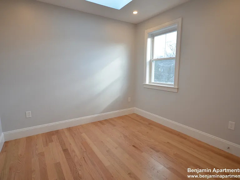 21 Shepard St #7 — Photo 8
