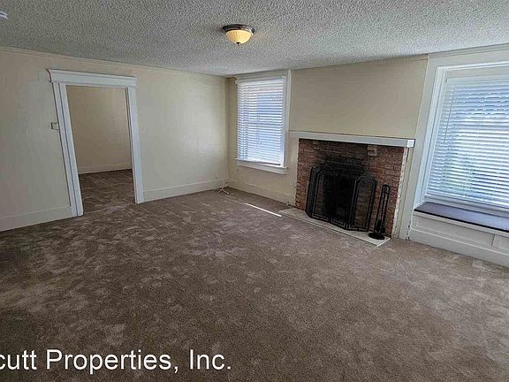 4th image of 2829 Copley Ave