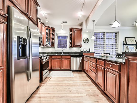 2nd image of 3506 N Southport Ave #3N