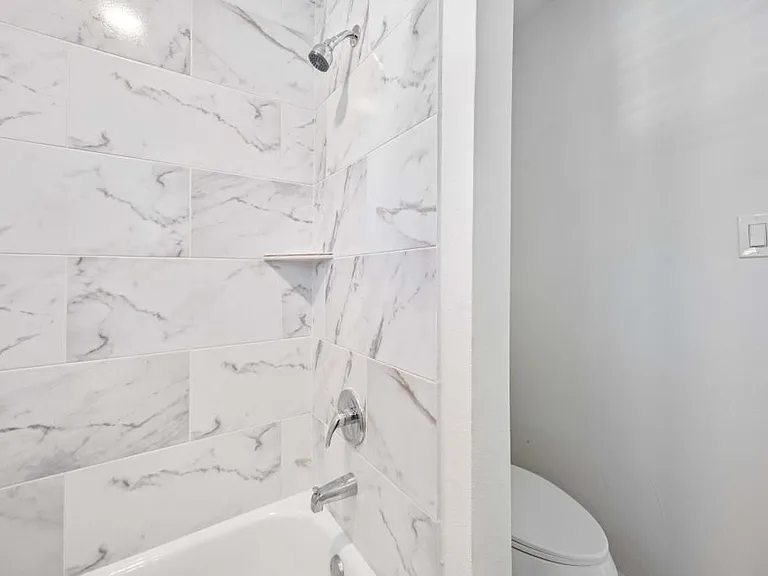 6811 Del Rio St #9 — Photo 17