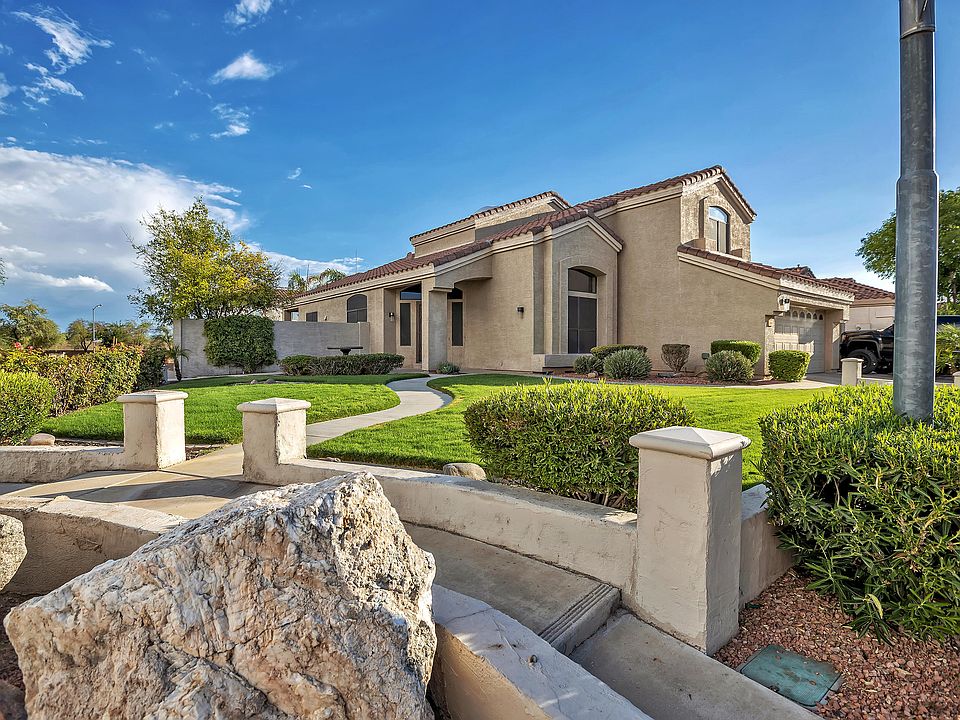 1st image of 3919 W Tonopah Dr