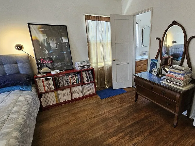 2320 Oregon Ave — Photo 3