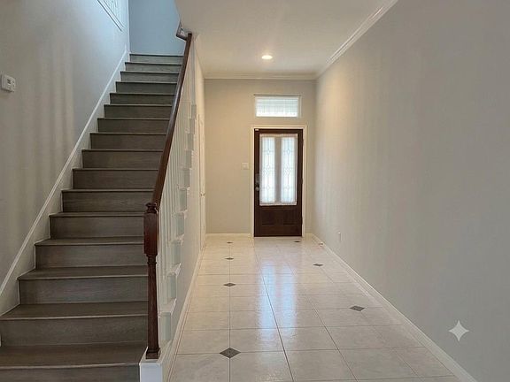 2nd image of 880 Tully Rd APT 92