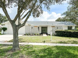 2647 Clubhouse Dr N, Clearwater, FL 33761