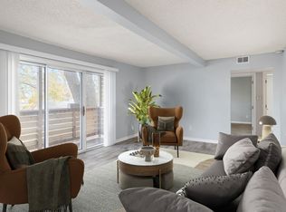 959 W 42nd St APT 203, Kansas City, MO 64111