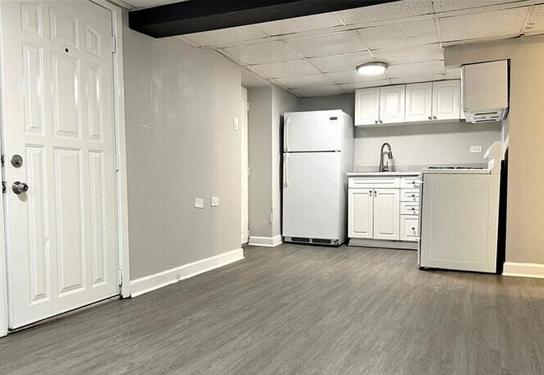 1st image of 3517-21 W Grace St #3521