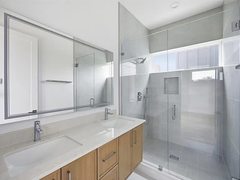 4605 Belmont Ave #2 — Photo 23