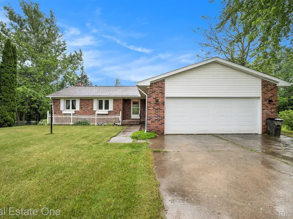 10685 Bigelow Rd, Davisburg, MI 48350