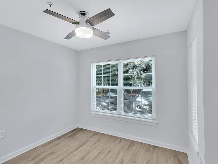 DRING'S REACH APARTMENTS — Photo 20