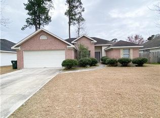 15 Sweetwater Ln, Savannah, GA 31419